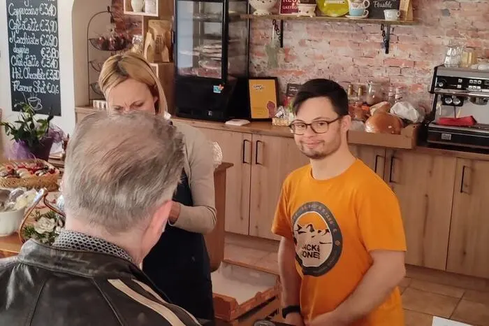Valentin arbeitet in der Genussstube