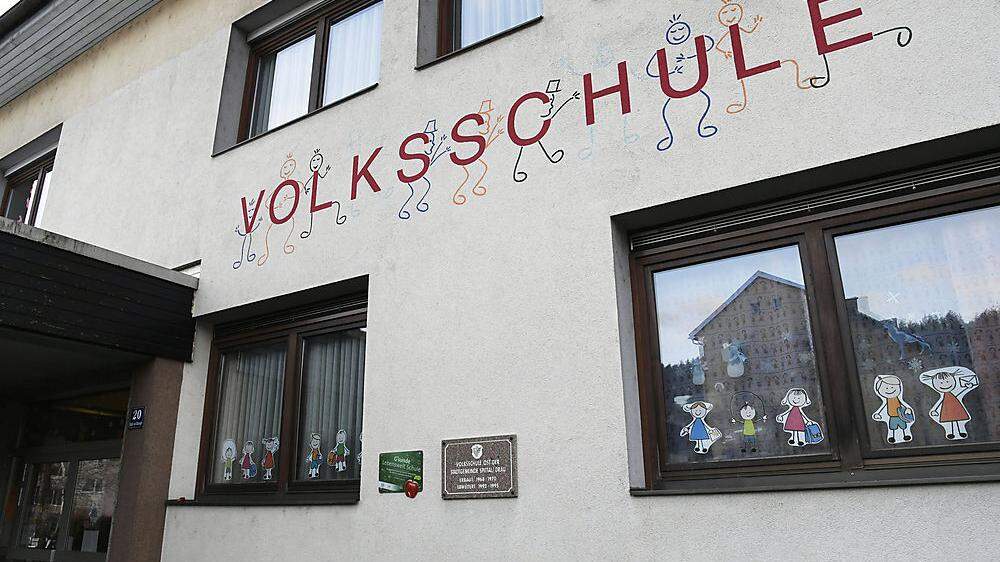 Seit Montag sind die 3. und 4. Montessori-Klasse in der Volksschule Ost in Spittal untergebracht