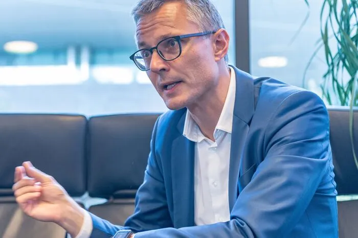 Durch welchen Misserfolg sind Sie gereift?Jan Trionow, Hutchison Drei: Als „Drei“ 2003 an den Markt gegangen ist, hat uns kaum jemand eine Chance gegeben. Wir wollten nicht einfach der fünfte Handynetzbetreiber sein und haben viele Mobile-Multimedia-Produkte entwickelt. Die meisten gibt es heute nicht mehr. Und doch haben wir uns am Markt durchgesetzt.  