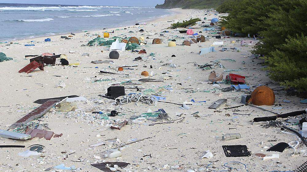 Plastikverschmutzter Strand