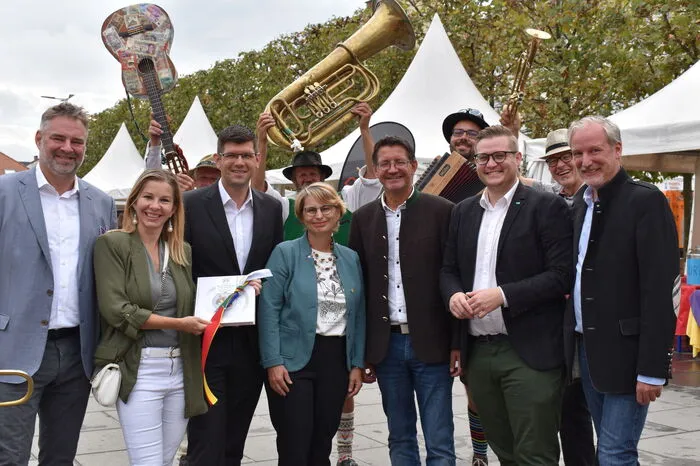 Bei der Eröffnung am Donnerstag durfte natürlich auch die Polit-Prominenz von Stadt und Land nicht fehlen