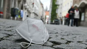 Die Maskenpflicht, etwa beim Arzt, wurde schon Ende April aufgehoben.