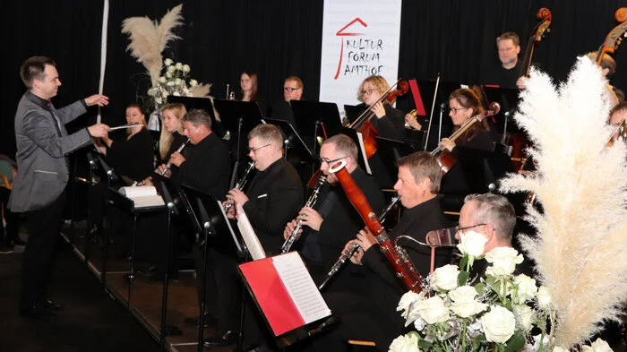 Das Johann-Strauß-Ensemble der Stadtkapelle Feldkirchen unter der Leitung von Michael Uhr und Obmann Horand Gailer.