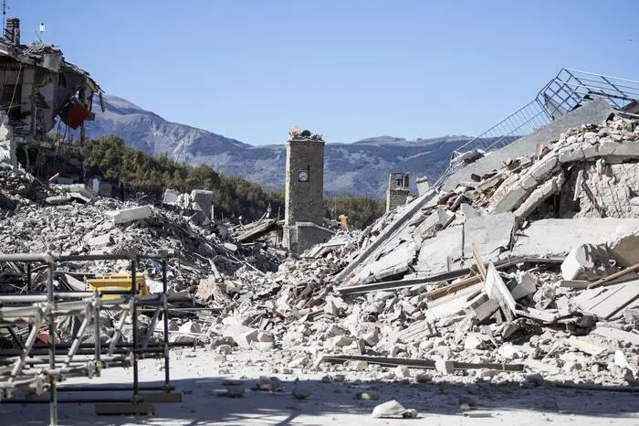 Die Erschütterung mit einer Stärke von etwa 6,5 sei eine Folge der verheerenden Erdstöße im vergangenen Sommer rund um das Bergstädtchen Amatrice mit rund 300 Toten.