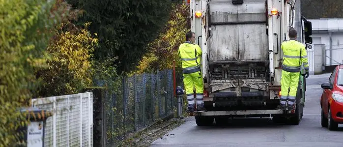 Die Müllabfuhr im Bezirk Graz-Umgebung soll effizienter und umweltfreundlicher werden (Themenfoto zeigt einen Wagen der Müllabfuhr, fotografiert in Kärnten)
