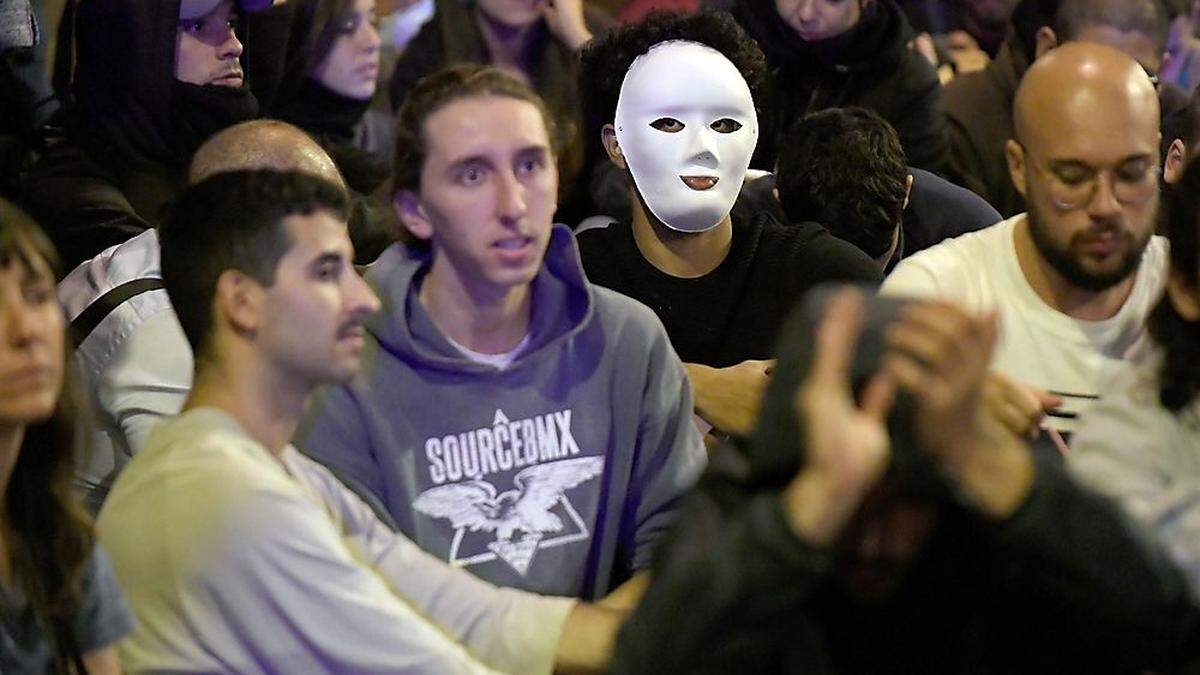 Die Demonstranten in Barcelona folgten am Samstagabend einem Aufruf linker Befürworter eines von Spanien unabhängigen Kataloniens