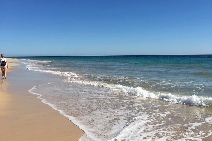 Aussicht am kilometerlangen Strand.