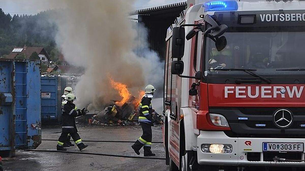 Die FF Voitsberg stand mit 15 Helfern im Löscheinsatz