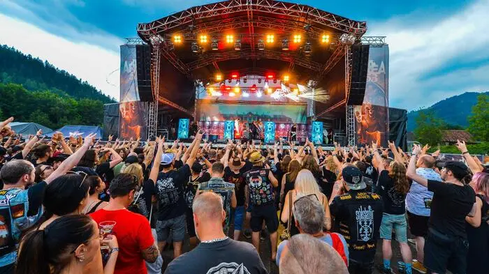 Seit mittlerweile sieben Jahren zieht das Area 53-Festival, das am Gelände des VAZ Schladnitz in Leoben-West in Szene geht, tausende Musikfans an wie ein Magnet.