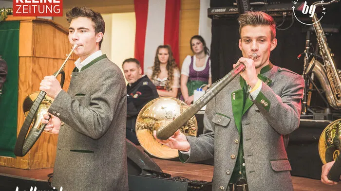 Freitagabend wurde im Schulgebäude aufgetanzt. Die HLFS Bruck an der Mur lud zu ihrem Maturaball, der unter dem Motto Grüner Ball stand. Klicken Sie sich durch!