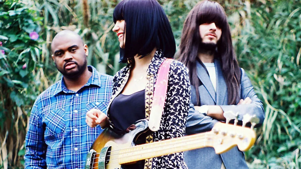 Donald Ray "DJ" Johnson Jr., Laura Lee und Mark Speer sind Khruangbin
