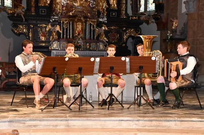 Für musikalische Beiträge sorgte die Musikgruppe „Huizvablecht“ aus St. Peter am Kammersberg.