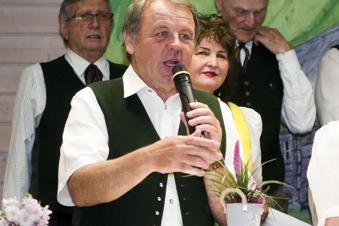 Charmant durch den Abend führte Sepp Loibner. 