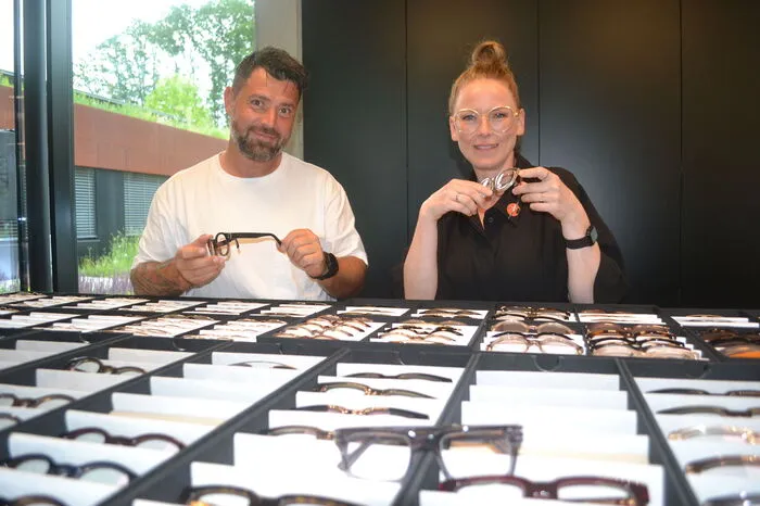 Die neue Kollektion, vorgestellt von Designerin Dana Brauer und Andreas Kertz vom Vertrieb, umfasst fünf Modelle in jeweils zehn Farben.