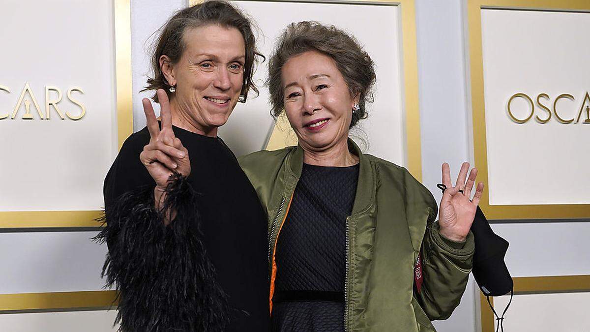 Oscarpreisträgerinnen unter sich: Frances McDormand und Youn Yuh-jung