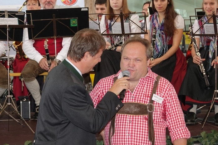 Johannes Steinwender führte durch das Programm, auf dem Foto mit dem Weizer Geschäftsstellenleiter Karl Wiener.