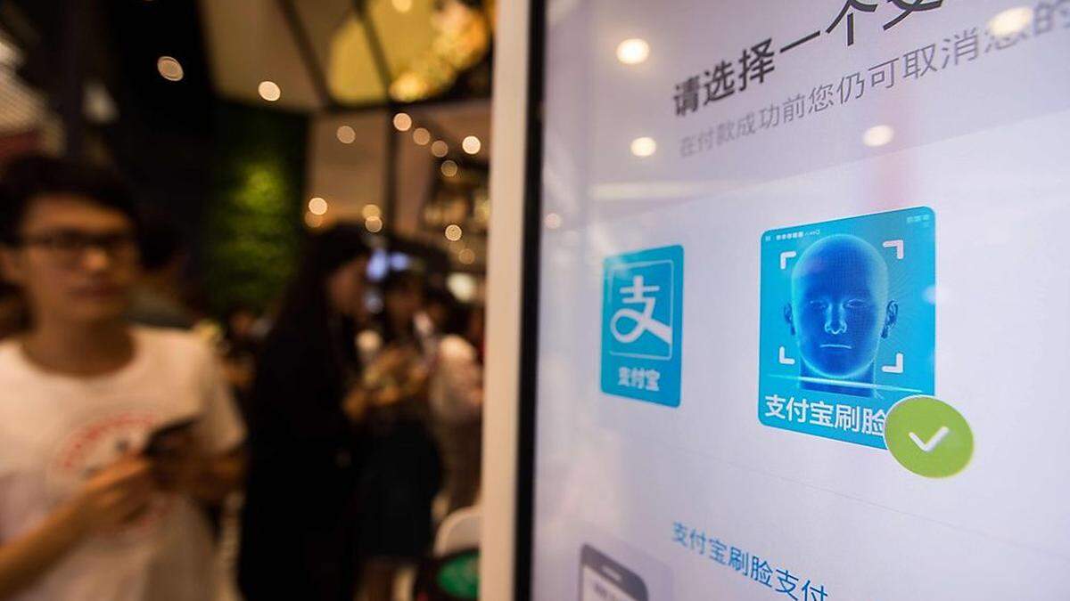 Das 'Smile to Pay'-System im KFC-Resaurant in Hangzhou