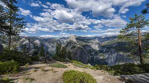 Der Yosemite-Nationalpark in der kalifornischen Sierra Nevada beeindruckt mit seiner Naturkulisse