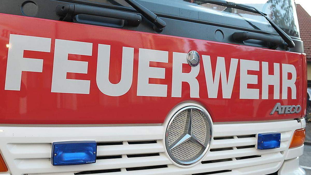 Die Feuerwehr St. Kind barg des Unfallfahrzeug