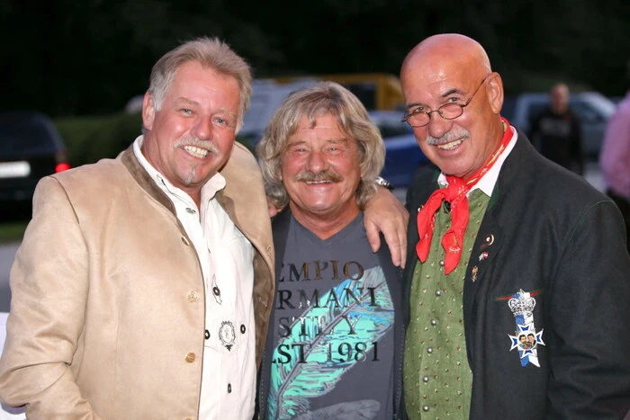 Klicken Sie sich bitte durch die Fotogalerie!         