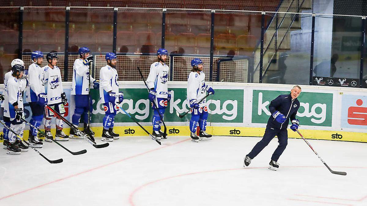 Ceman versammelte seine Mannschaft erstmals