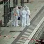 Die Frau stach am Bahnsteig wahllos auf Menschen ein