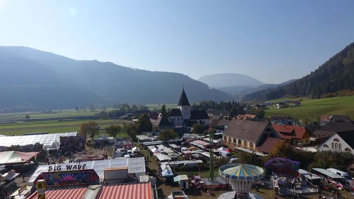 Wenn sich der Duft nach Zuckerwatte über Niederwölz legt, dann ist es wieder soweit – der Maxlaun-Markt hat die Gemeinde im Bezirk Murau am Wochenende fest im Griff.