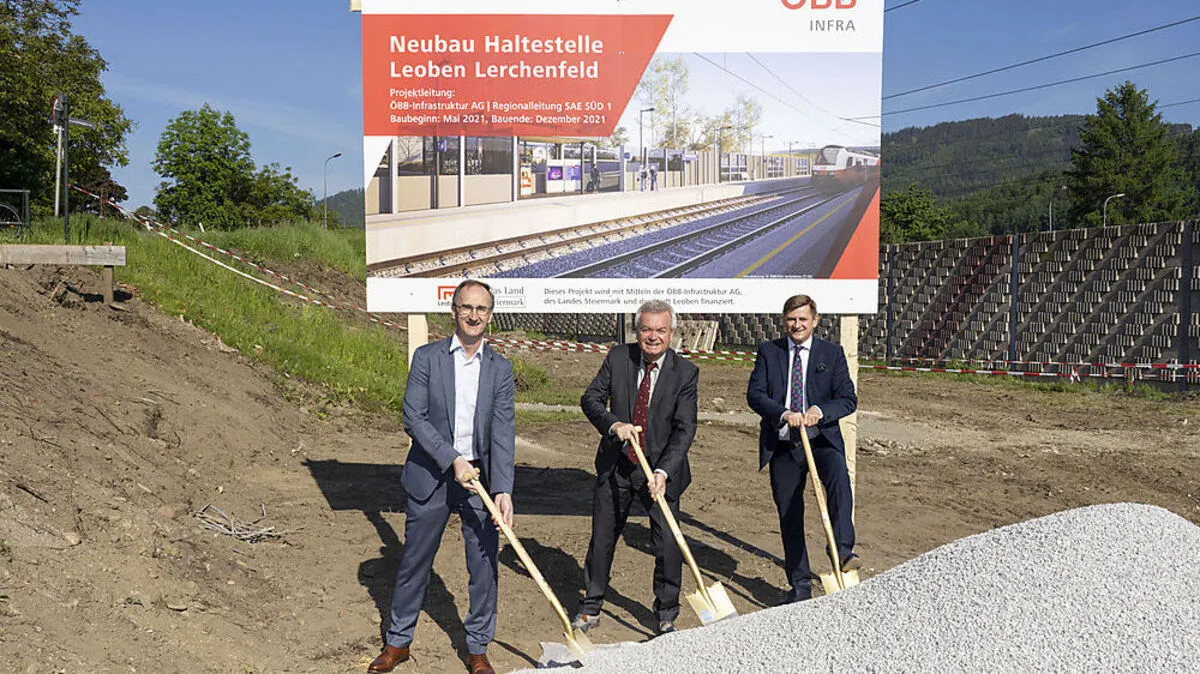 Spatenstich: ÖBB-Regionalleiter Ewald Jantscher, Landeshauptmann-Stellvertreter Anton Lang und Bürgermeister Kurt Wallner (v.l.)