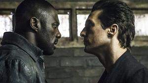 Revolvermann Roland (Idris Elba) und der Mann in Schwarz (Matthew McConaughey)