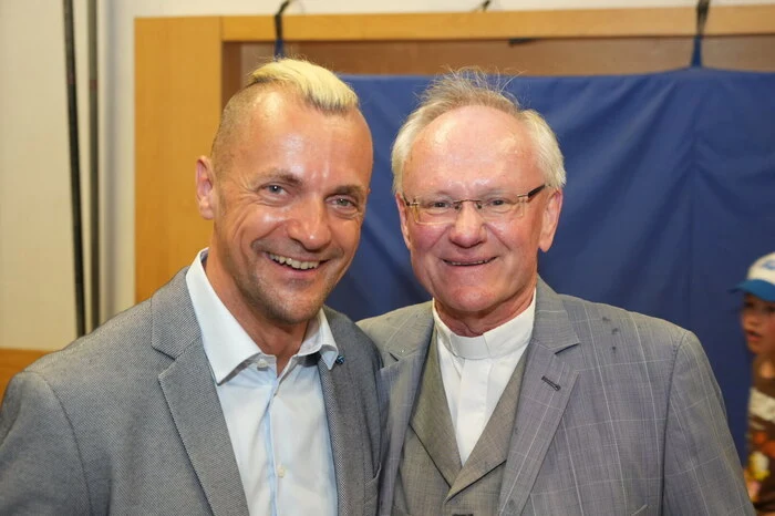 Musikkoordinator Thomas Eggeler und Pfarrer Harald Truskaller