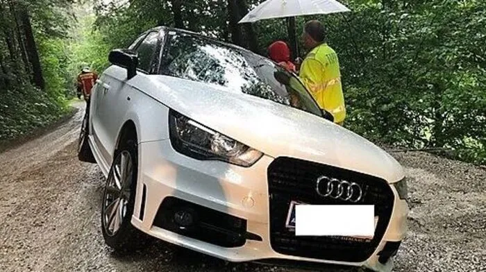 Das Fahrzeug musste befreit werden