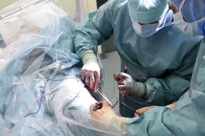 Top 6: Landesrat Drexler stellt klar, dass die chirurgische Versorgung im Ausseer Spital auch in der Nacht aufrecht bleibt. Daran soll sich bis zum Bau des Leitspitals im Bezirk Liezen nichts ändern. Mehr dazu.