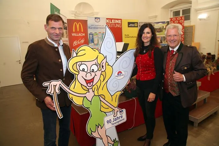 Fest der Stimmen in der Lodronschen Reitschule in Gmünd, am Bild Sepp Faschauner von Kärntnermilch mit Richi und Dani di Bernardo