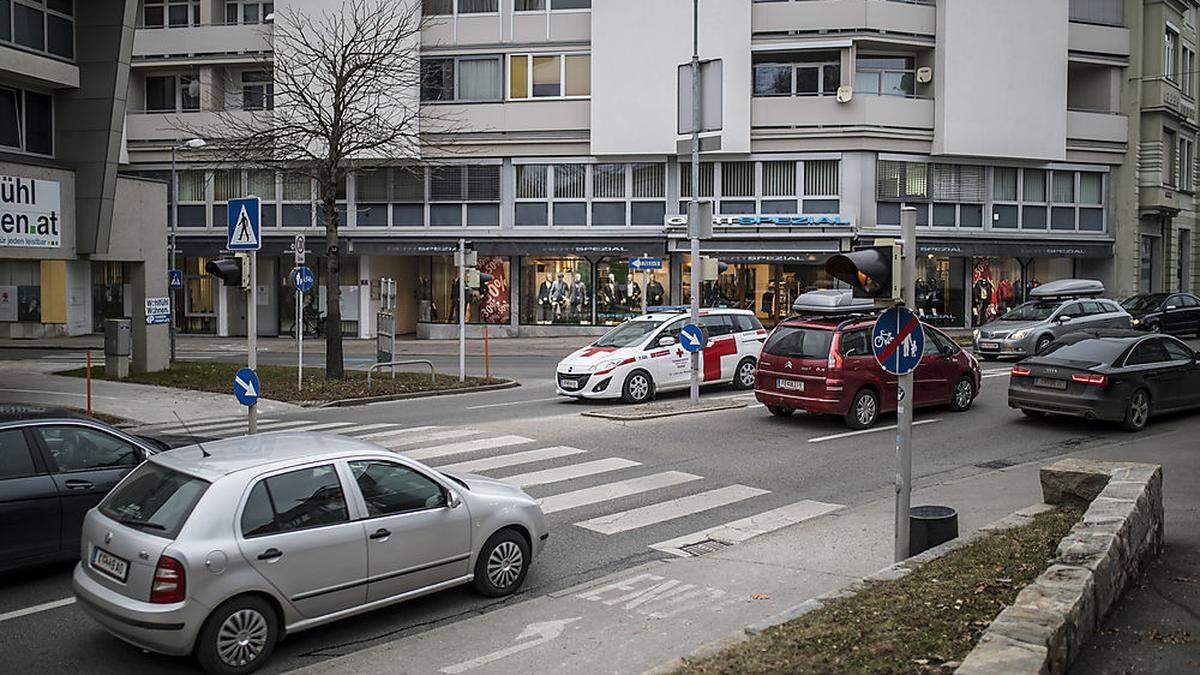 Der Zebrastreifen in der Völkermarkter Straße soll aus Sicherheitsgründen verlegt werden