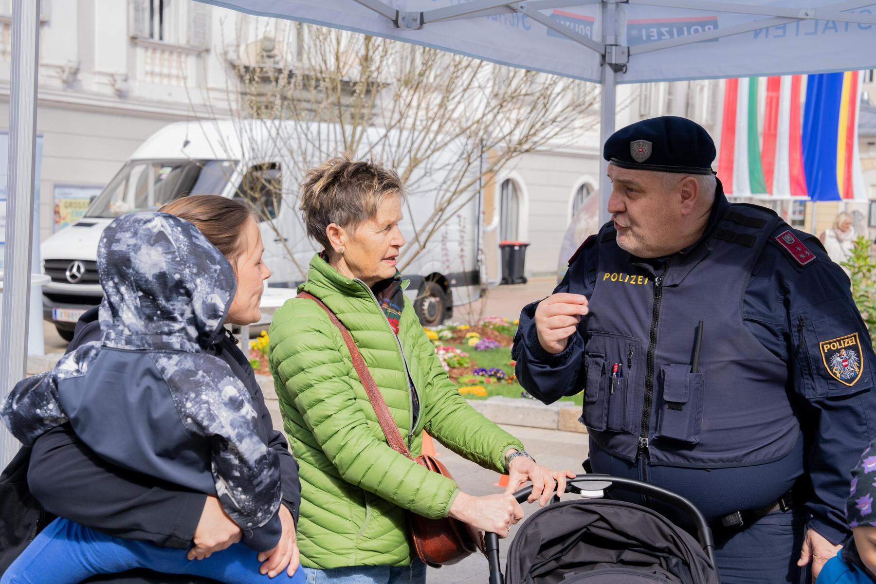 „Am Ohr der Bürger“: Gemeinsam für mehr Sicherheit: Polizei tourt durch Kärnten 