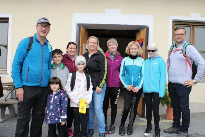 Jung und Alt zog es zum beliebten Vogelbeer-Wandertag nach St. Kathrein.