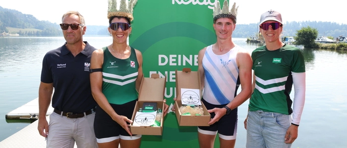 Die Königin und der König des Sees: Magdalena Lobnig und Aljaž Kunstelj (jeweils mit Krone)