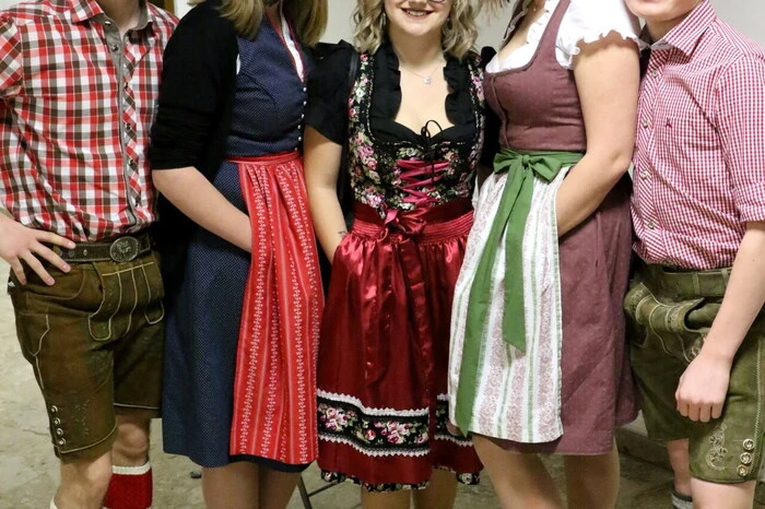 Zahlreiche Besucher - unter ihnen viele in schmucken Trachten - waren am Samstagabend in das Kulturhaus von Eberstein gekommen, um beim „Ball des Jahres“ dabei zu sein.