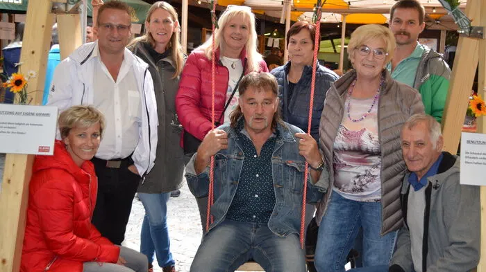 Sie möchten sich Ihr persönliches Erinnerungsfoto herunterladen? So geht´s: Foto suchen, "Dieses Foto herunterladen" anklicken und herunterladen.