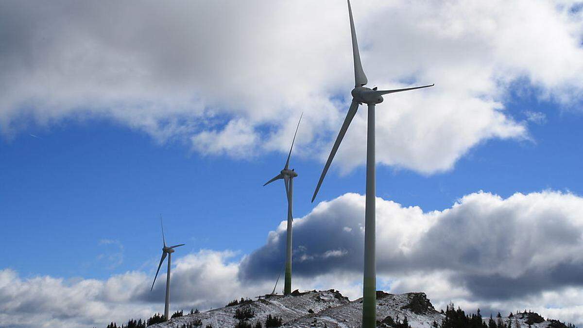 Windräder (hier in der Steiermark) erzeugen saubern Strom, sind aber umstritten 