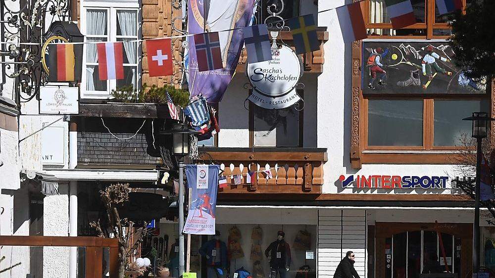 Nur Banner an den Häusern verraten, dass in Oberstdorf derzeit die Nordischen Ski-Weltmeisterschaften ausgetragen werden