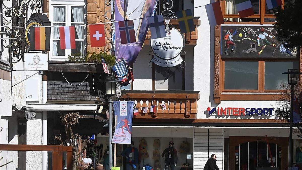 Nur Banner an den Häusern verraten, dass in Oberstdorf derzeit die Nordischen Ski-Weltmeisterschaften ausgetragen werden