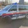Das Polizeifahrzeug wurde schwer beschädigt