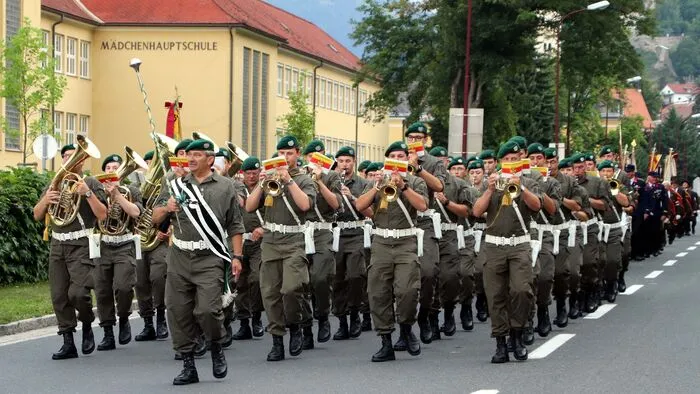 Die Militärmusik Kärnten, geleitet von Oberstleutnant Dietmar Pranter, war für den musikalischen Teil der Feier verantwortlich und brillierte dabei. 
