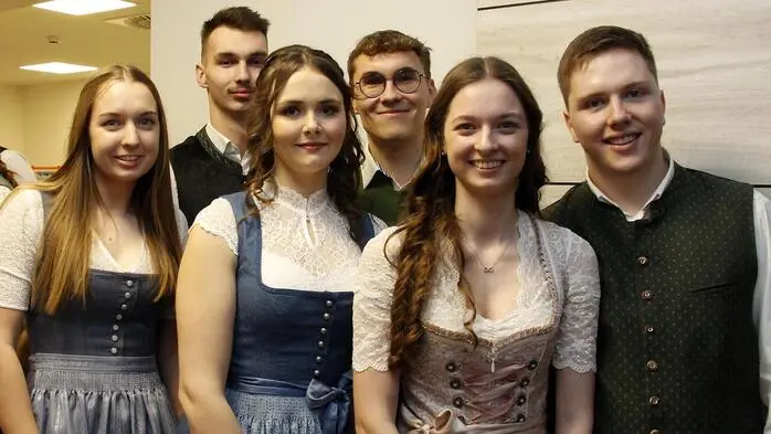 Veranstaltet wurde das Trachtenevent von den drei Landjugend-Ortsgruppen Bad Blumau, Kleinsteinbach und Lindegg.