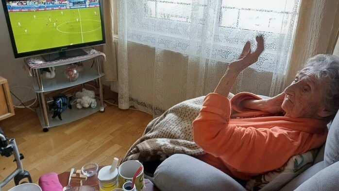 Jubel! Mit Österreich hat Vera Sackl Mittwochfrüh ganz besonders intensiv mitgefiebert