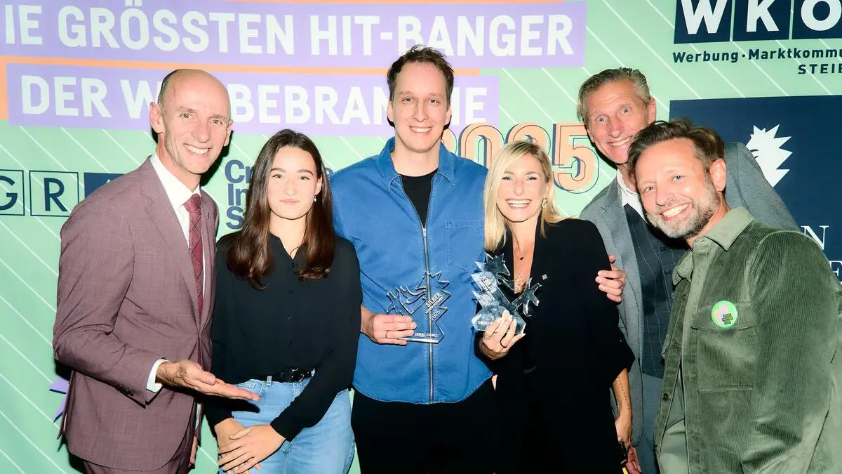 Die Preisträger aus Leoben und Bruck auf der Bühne bei der Verleihung des Green Panther