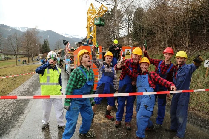 Klicken Sie sich durch weitere Impressionen des Faschingsumzuges in Kammern!