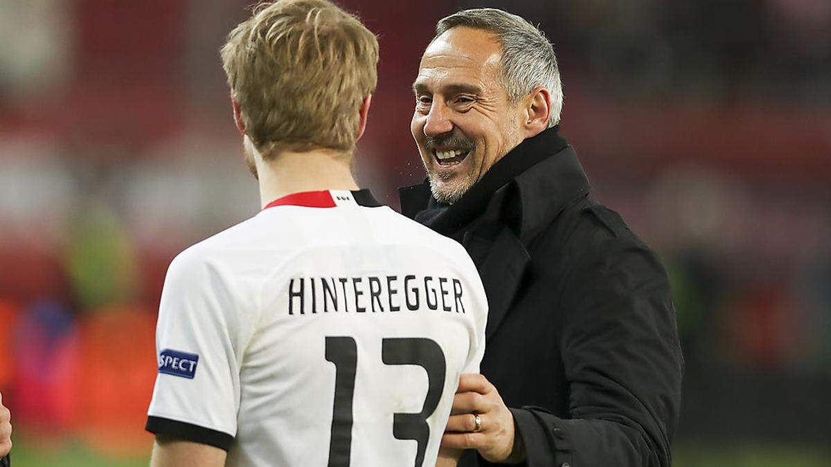 Borussia-Trainer Adi Hütter mit Frankfurts Martin Hinteregger