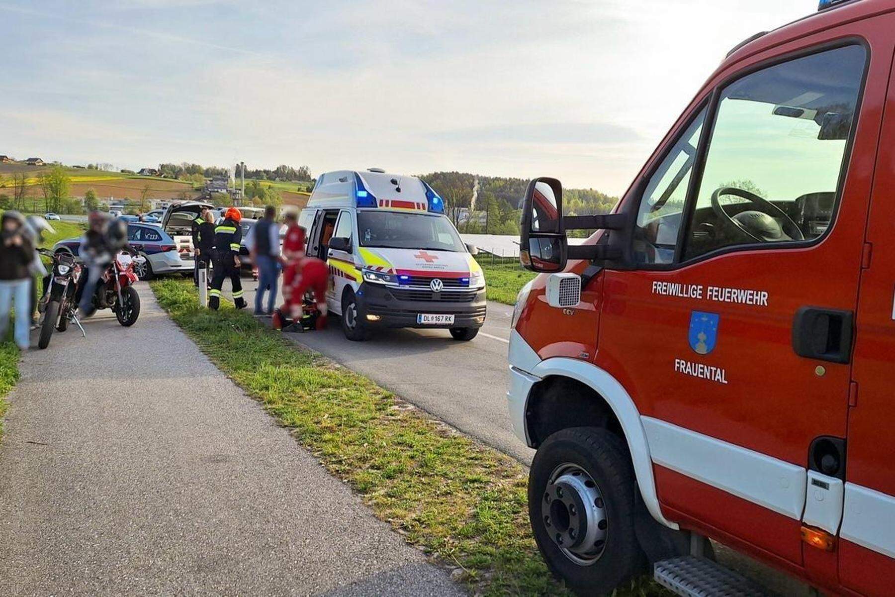 Motorrad gegen Pkw: 16-Jähriger nach Auffahrunfall in Frauental an der Laßnitz verletzt